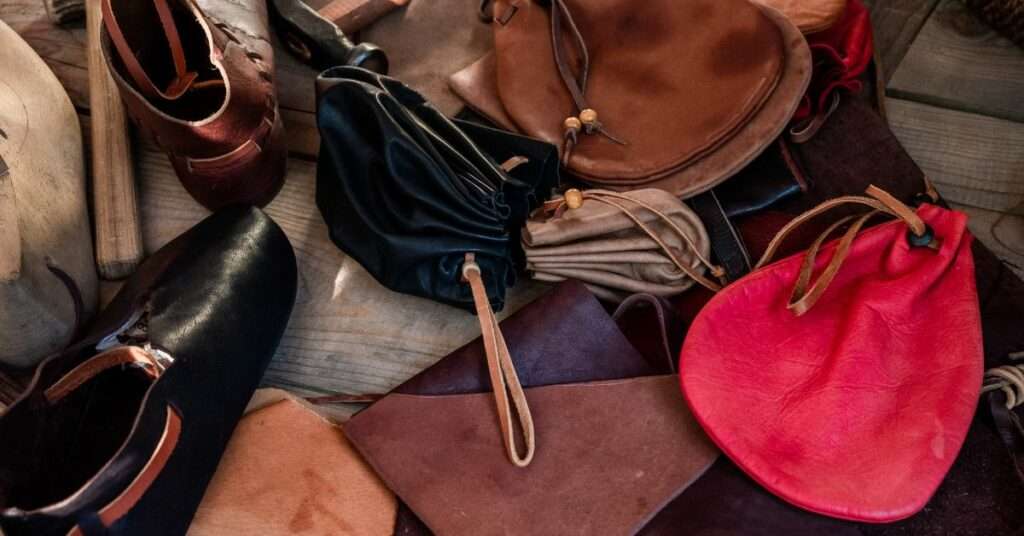 A Simplified List of Wedding Anniversary Gifts by Year A Simplified List of Wedding Anniversary Gifts by Year