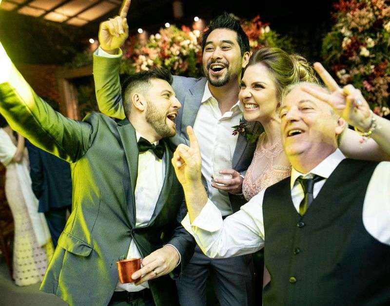 Invite Your Wedding Party With These 3 Awesome Ideas your wedding party