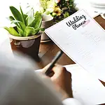 How to Narrow Down Your Wedding Guest List